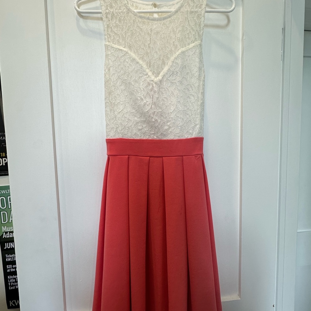 Suzy Shier White and Coral Lace Dress with Bow